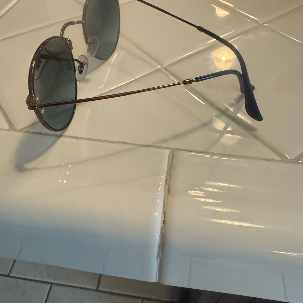 Stylish Blue Aviator Sunglasses